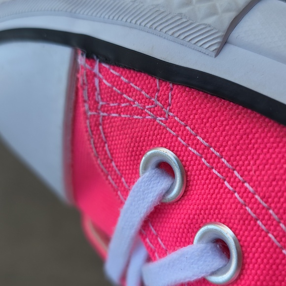 Converse Chuck Taylor All Star Low  Canvas Neon Pink Sneakers Size 7 - Picture 11 of 14